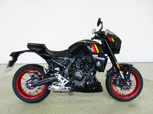 スズキ　GSX8TT